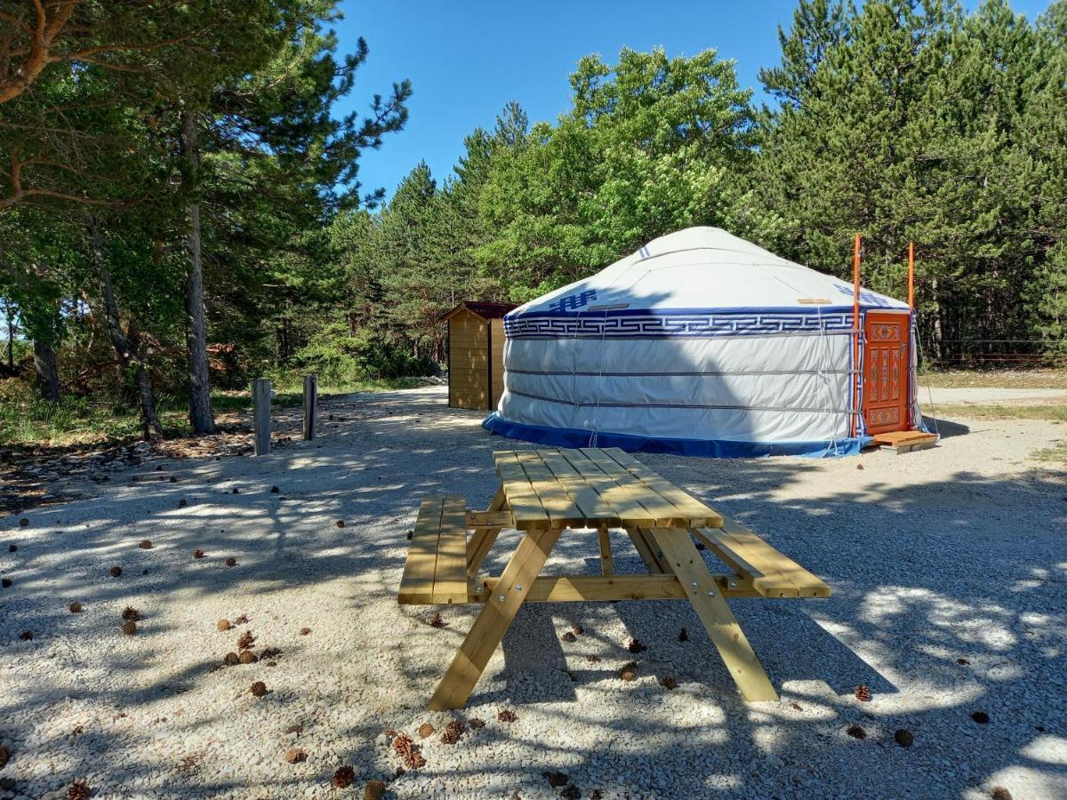 A Ventoux Yourte Monieux Luaran gambar